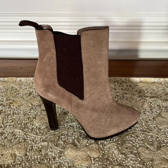 RALPH LAUREN BROWN SUEDE MYLAH CHELSEA PULL ON ANKLE BOOTS W/HEEL - 7.5 - NEW - Picture 2 of 9